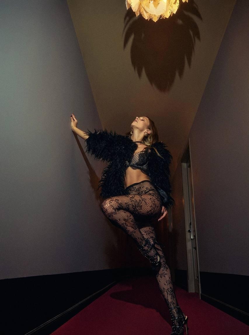 Света привлекательная девушка из Зеленограда цена от 6000 руб